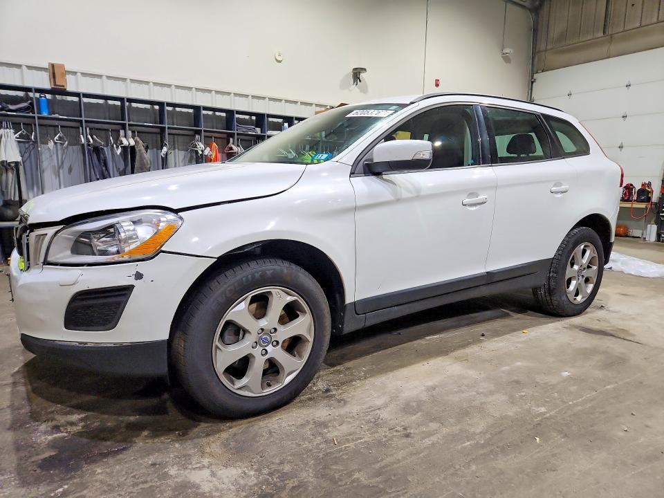 2013 VOLVO XC60 32  