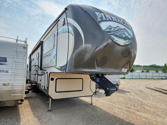 2014 JAYCO PINNACLE CAMPER