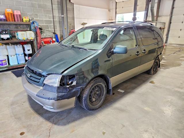 2001 TOYOTA SIENNA LE  