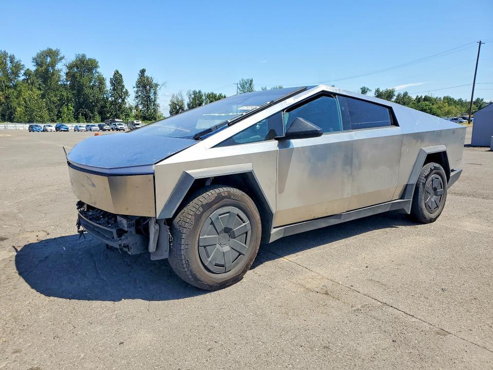2025 TESLA CYBERTRUCK   
