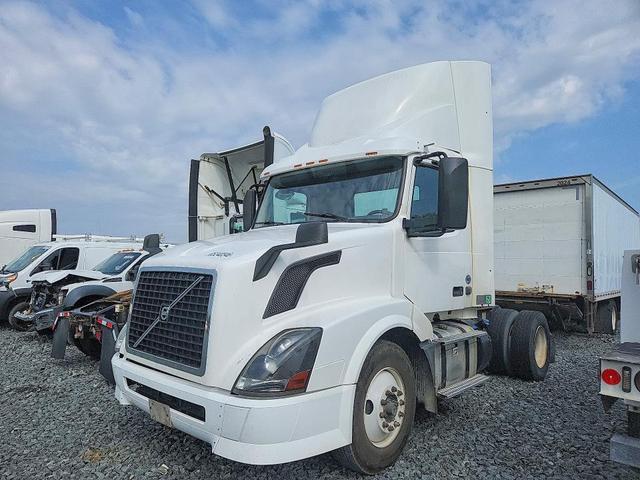 2017 VOLVO VNL SEMI TRUCK