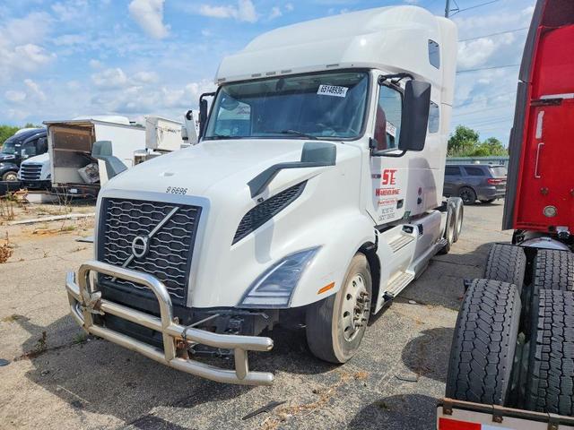 2020 VOLVO VNL SEMI TRUCK