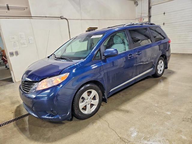 2012 TOYOTA SIENNA LE  
