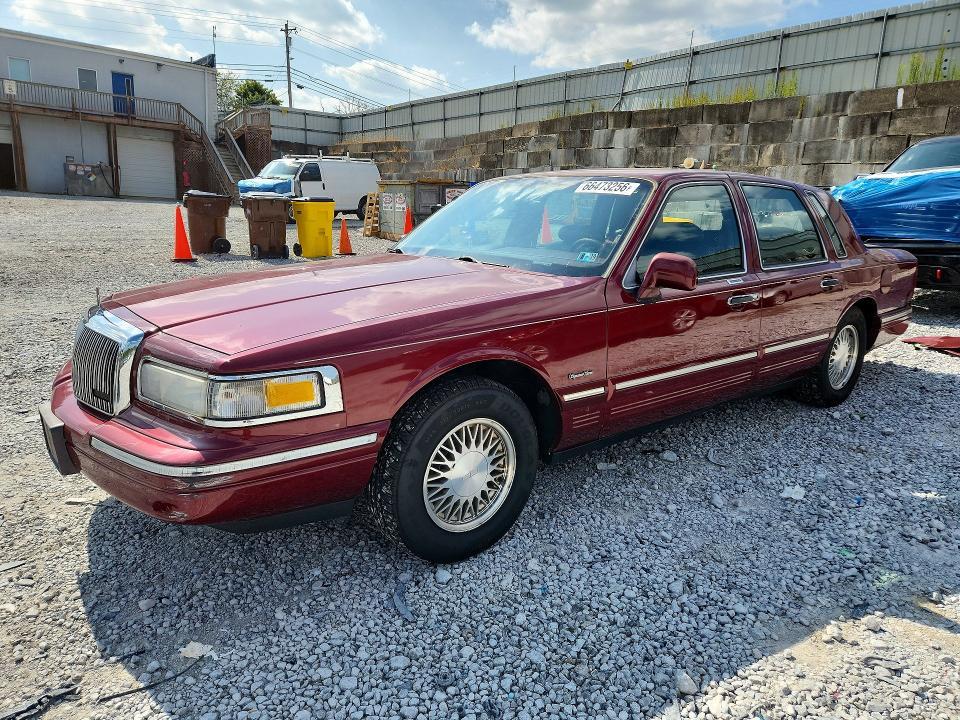 1997 LINCOLN TOWN CAR SIGNATURE  