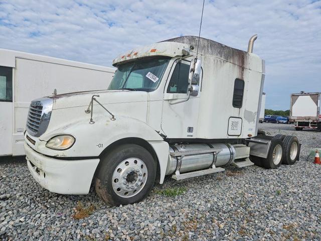 2005 FREIGHTLINER COLUMBIA 120 SEMI TRUCK