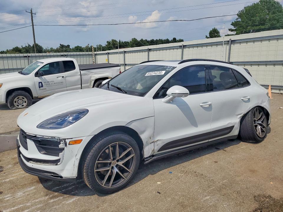 2022 PORSCHE MACAN   