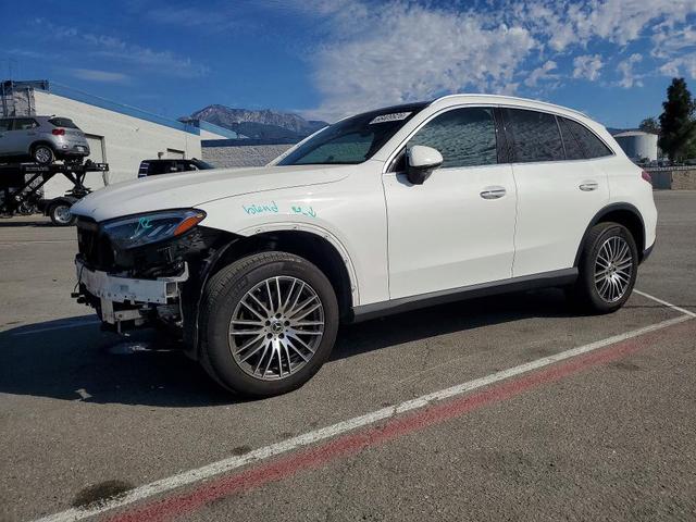 2025 MERCEDES-BENZ GLC 300  