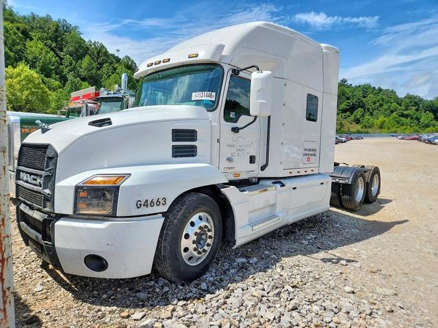 2020 MACK ANTHEM SEMI TRUCK