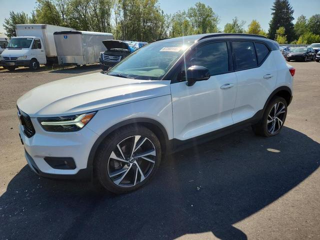 2020 VOLVO XC40 T5 R-DESIGN  