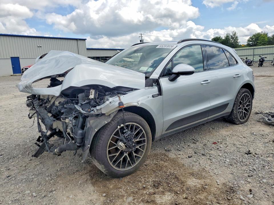 2018 PORSCHE MACAN   
