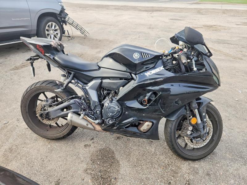 2023 YAMAHA YZFR7   