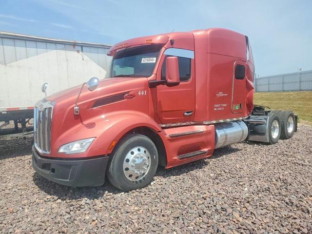 2022 PETERBILT 579 SEMI TRUCK