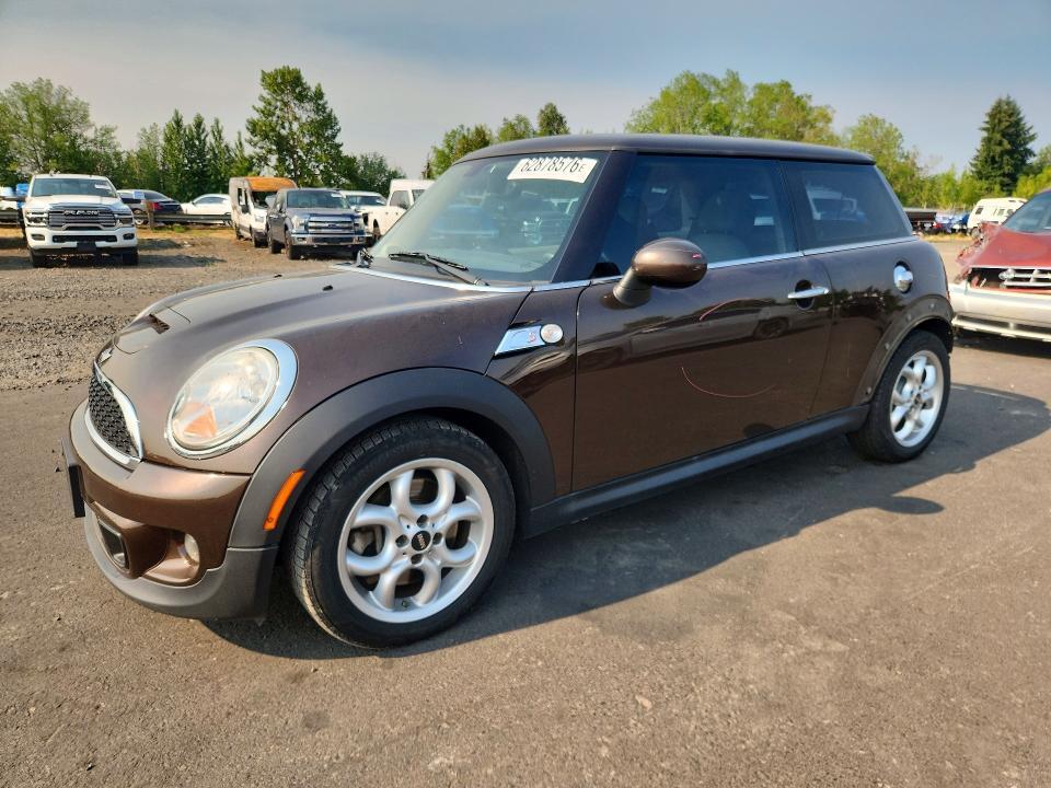 2011 MINI COOPER S  