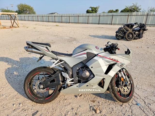 2026 HONDA CBR600 RR  