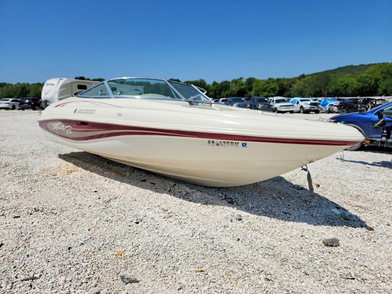 1997 RINKER CAPTIVA BOAT