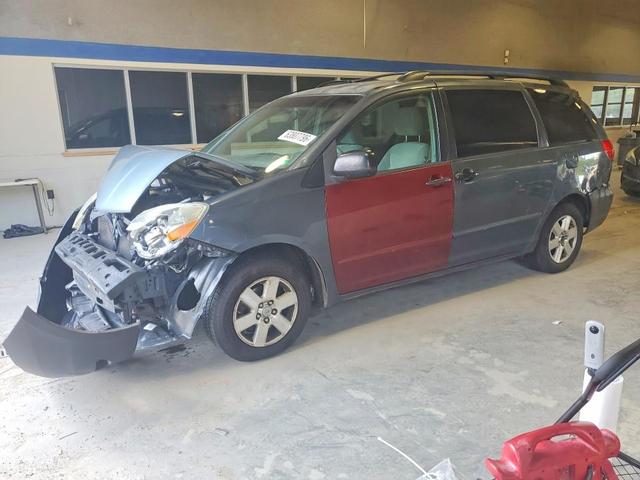 2009 TOYOTA SIENNA LE 8-PASSENGER  