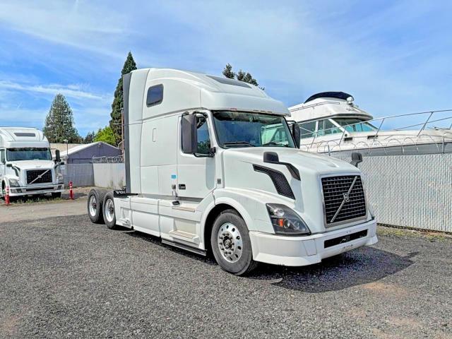 2013 VOLVO VN VNL TRUCK CHASSIS TRUCK CAB AND CHASSIS