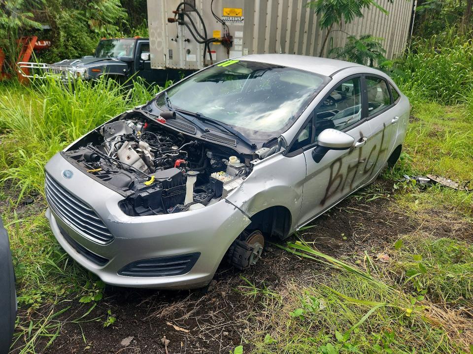 2017 FORD FIESTA SE  