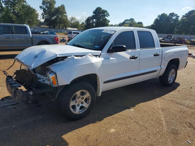 2005 DODGE DAKOTA QUAD SLT  
