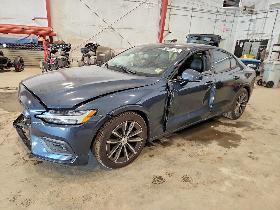 2021 VOLVO S60 T5 MOMENTUM  