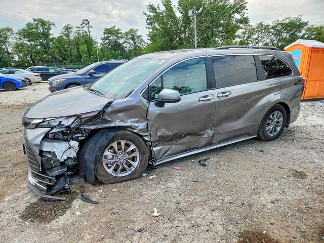 2026 TOYOTA SIENNA XLE 7-PASSENGER  