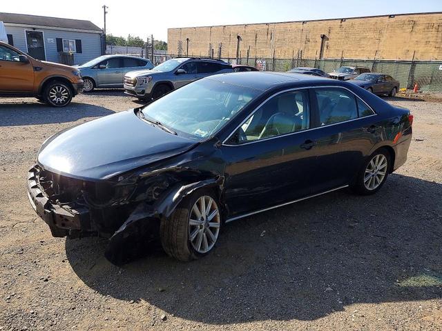 2014 TOYOTA CAMRY XLE  