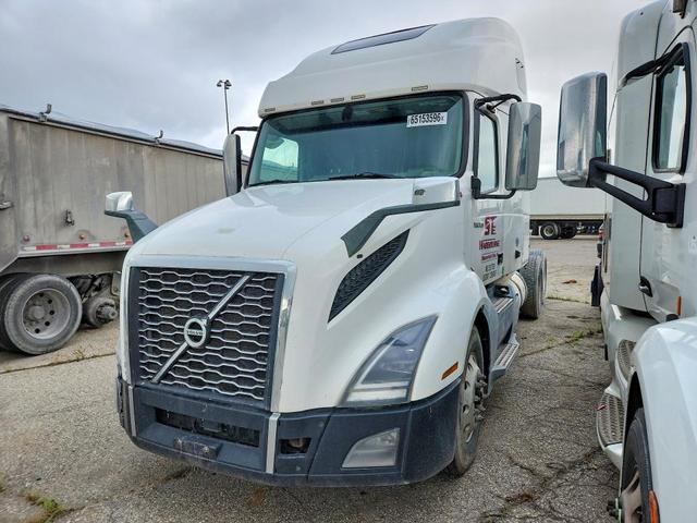 2020 VOLVO VNL SEMI TRUCK