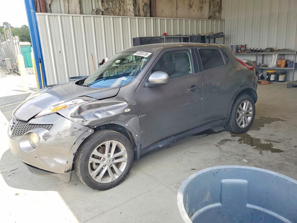 2014 NISSAN JUKE SV  
