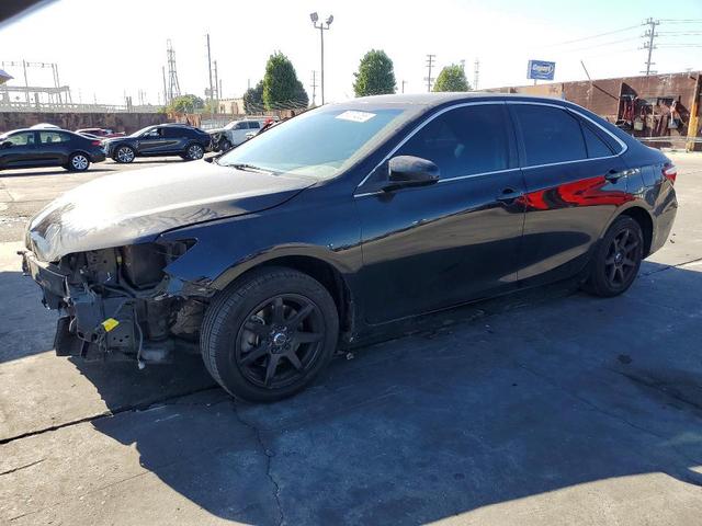 2016 TOYOTA CAMRY SE  
