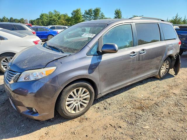 2013 TOYOTA SIENNA XLE 8-PASSENGER  