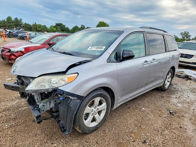 2012 TOYOTA SIENNA LE  
