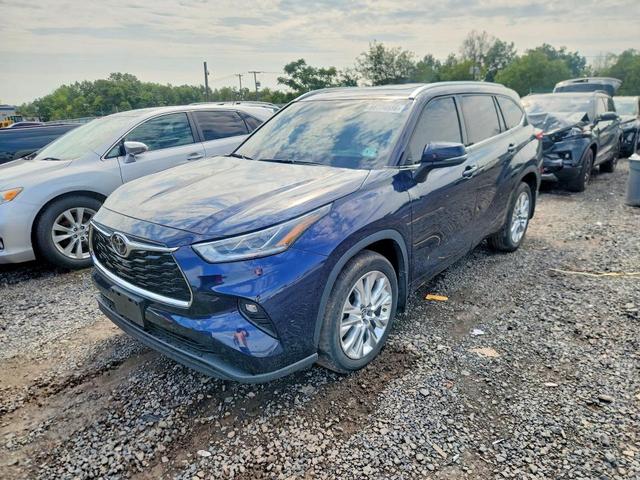 2022 TOYOTA HIGHLANDER LIMITED  