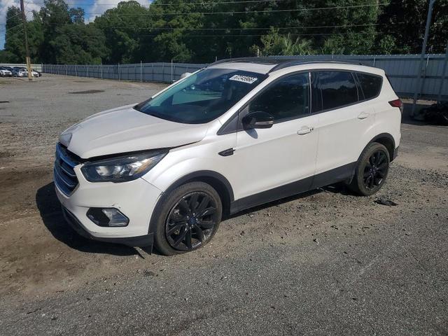 2017 FORD ESCAPE TITANIUM  