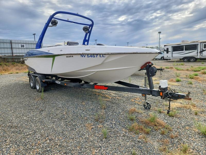 2017 MALIBU WAKE SETTER BOAT