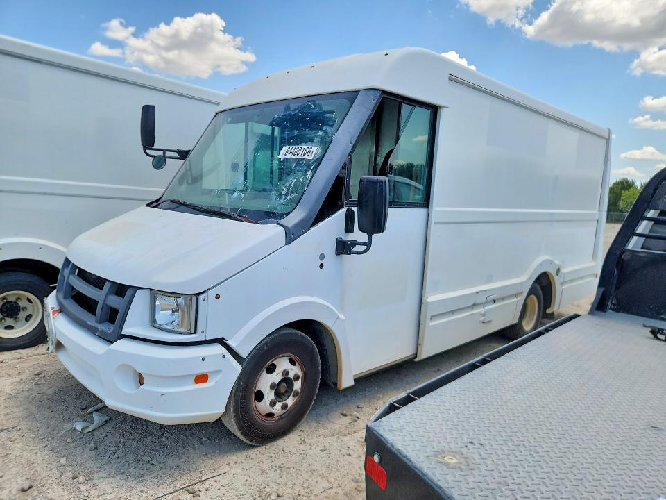 2013 ISUZU NPR HD DELIVERY TRUCK