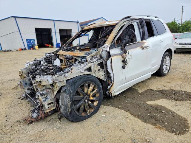2016 VOLVO XC90 T6  