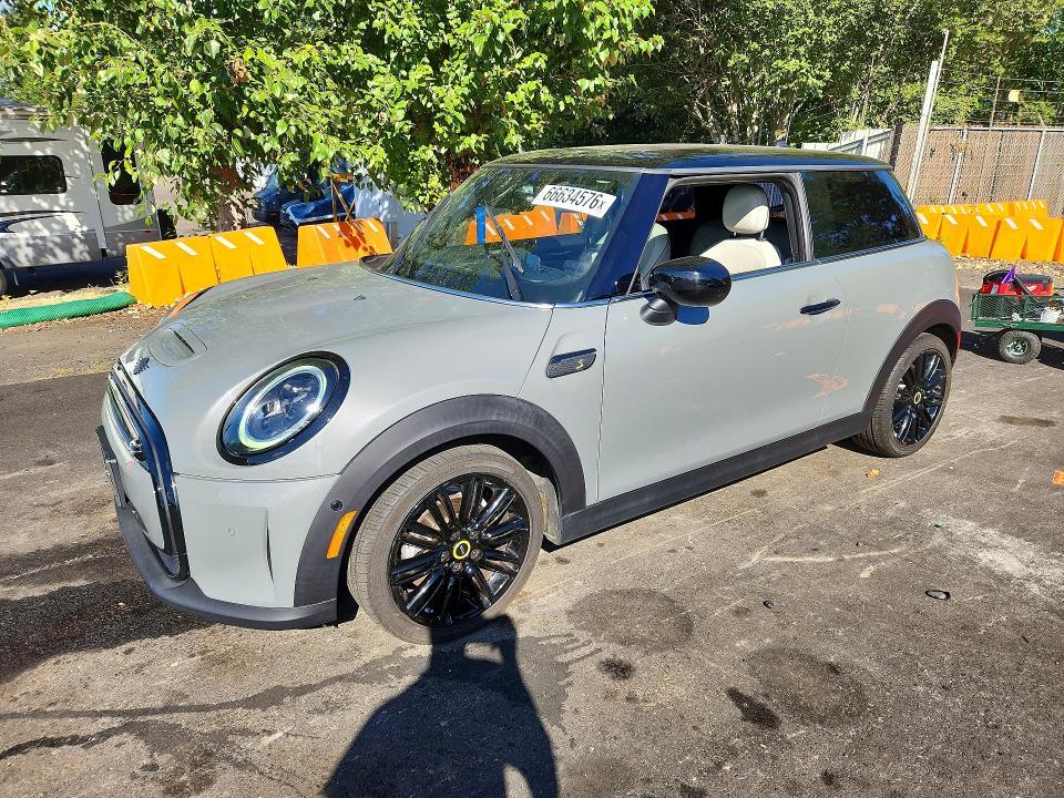 2022 MINI COOPER SE  