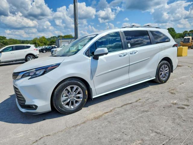 2026 TOYOTA SIENNA XLE 8-PASSENGER  