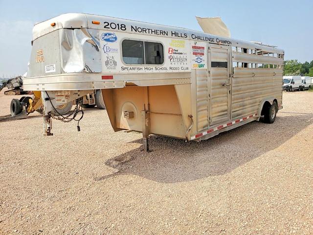 2017 PLATINUM HORSE TRAILER
