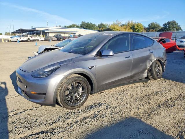 2025 TESLA MODEL Y