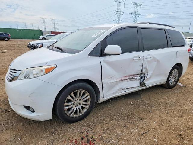 2014 TOYOTA SIENNA XLE 8-PASSENGER  