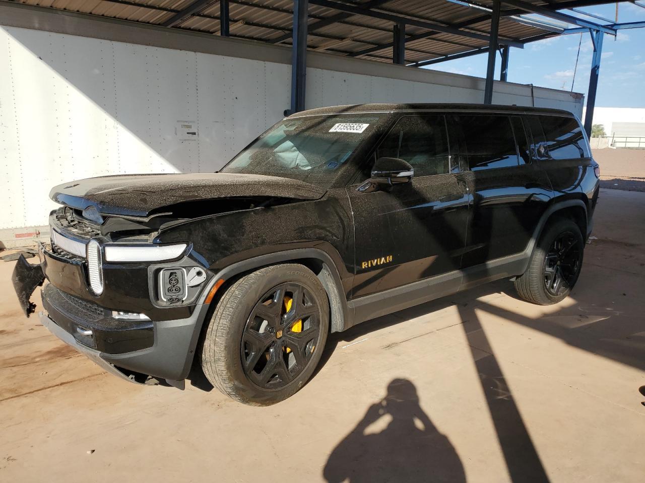 منظر 2024 RIVIAN R1S ADVENTURE، زاوية 1