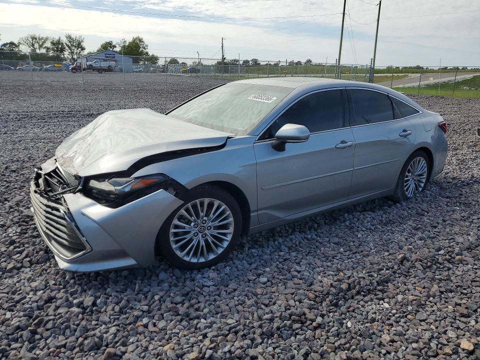 2019 TOYOTA AVALON LIMITED  