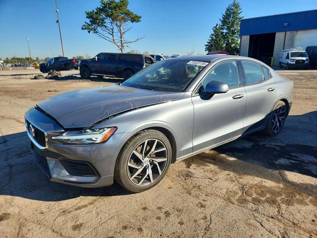 2020 VOLVO S60 T5 MOMENTUM  