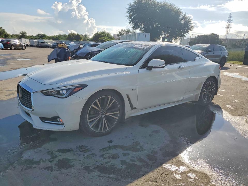 2020 INFINITI Q60 30T LUXE  