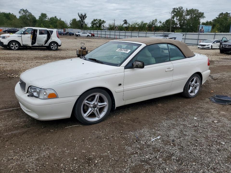 2002 VOLVO C70   