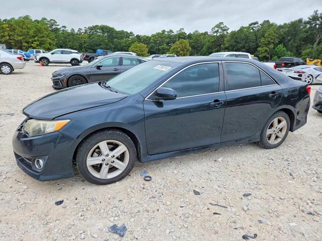 2014 TOYOTA CAMRY SE  