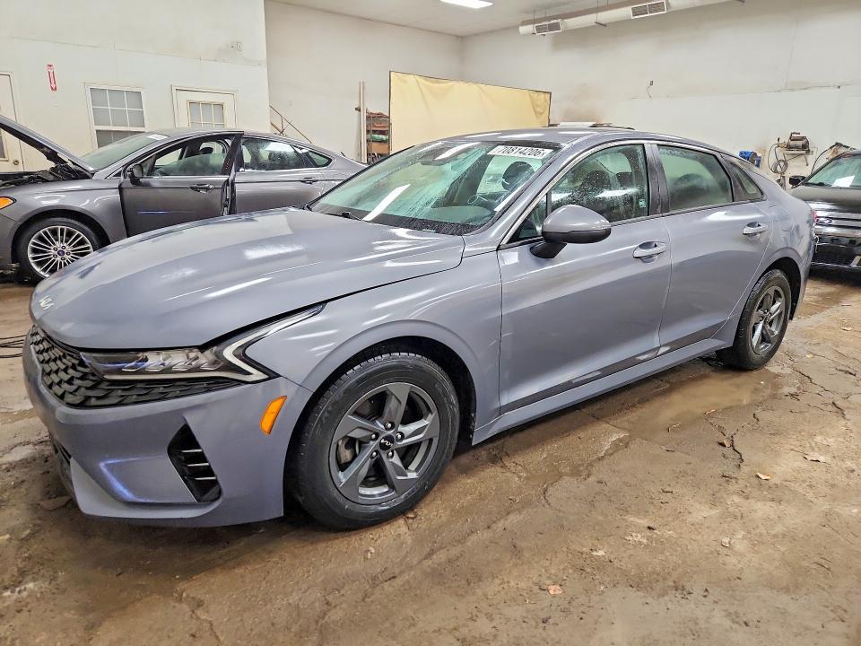 2022 KIA K5 LX  