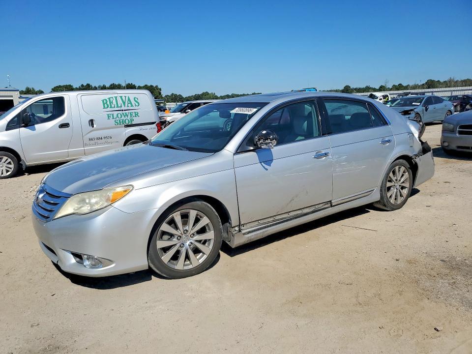 2012 TOYOTA AVALON LIMITED  
