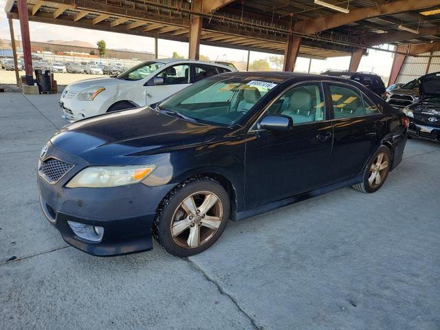 2011 TOYOTA CAMRY SE  